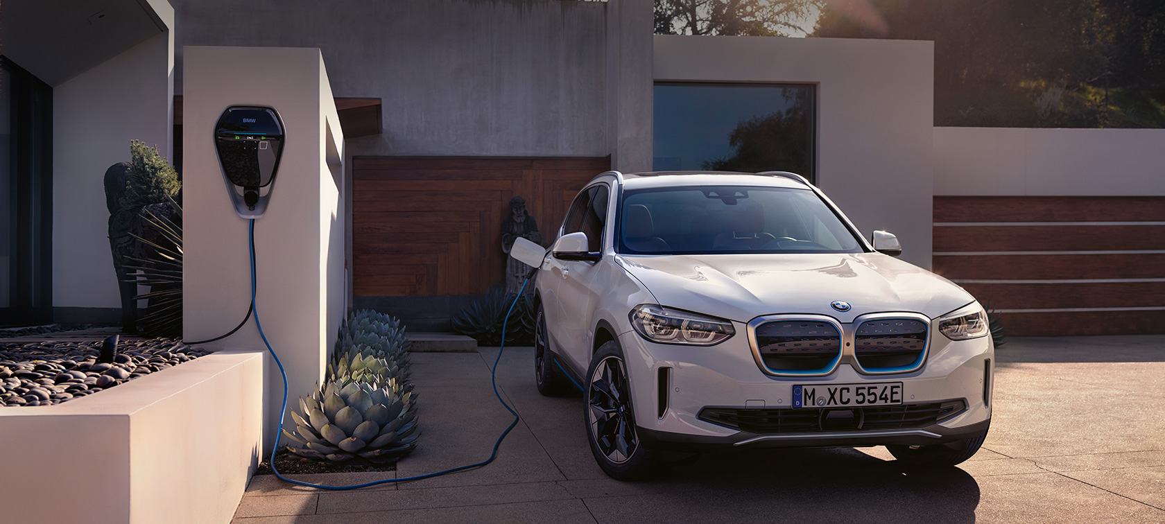 BMW įkrovimas BMW elektrinis mobilumas BMW įkrovimas