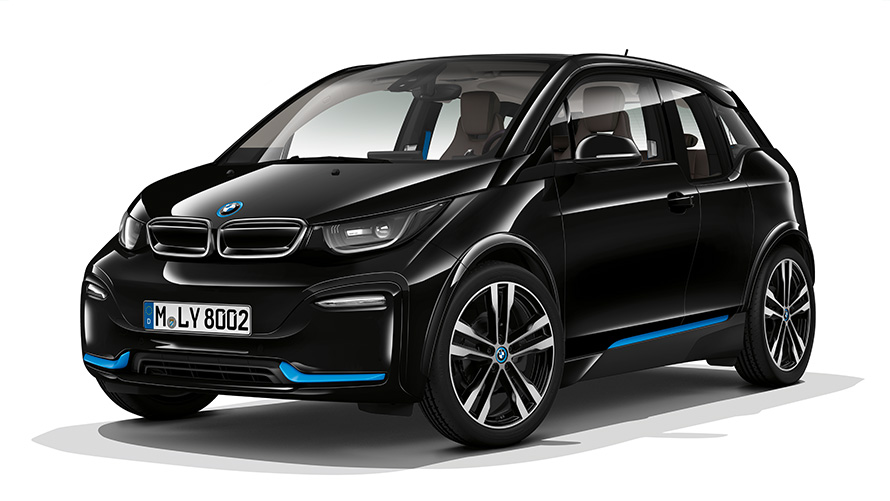 BMW i3s studijoje BMW i3s trijų ketvirčių vaizdas iš priekio studijoje