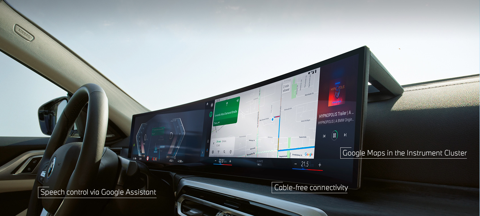 <i>Android AutoTM</i> išlenktame BMW ekrane <i><i>Android AutoTM</i></i> išlenktame BMW ekrane automobilyje su BMW <i>ConnectedDrive</i>