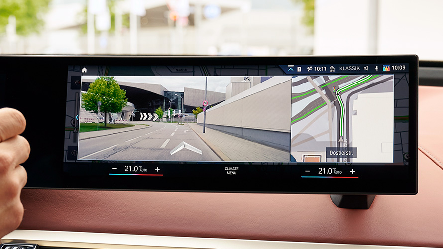 BMW žemėlapiai, Connected Navigation,papildytos realybės vaizdas BMW žemėlapiai, Connected Navigation,papildytos realybės vaizdas valdymo ekrane