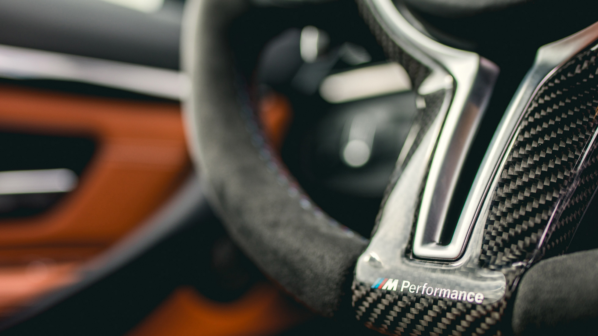 M Performance vairas Pro iš anglies pluošto, aptrauktas Alcantara oda, vaizdas iš arti BMW M Performance Parts, M Performance vairas Pro iš anglies pluošto, aptrauktas Alcantara oda, vaizdas iš arti