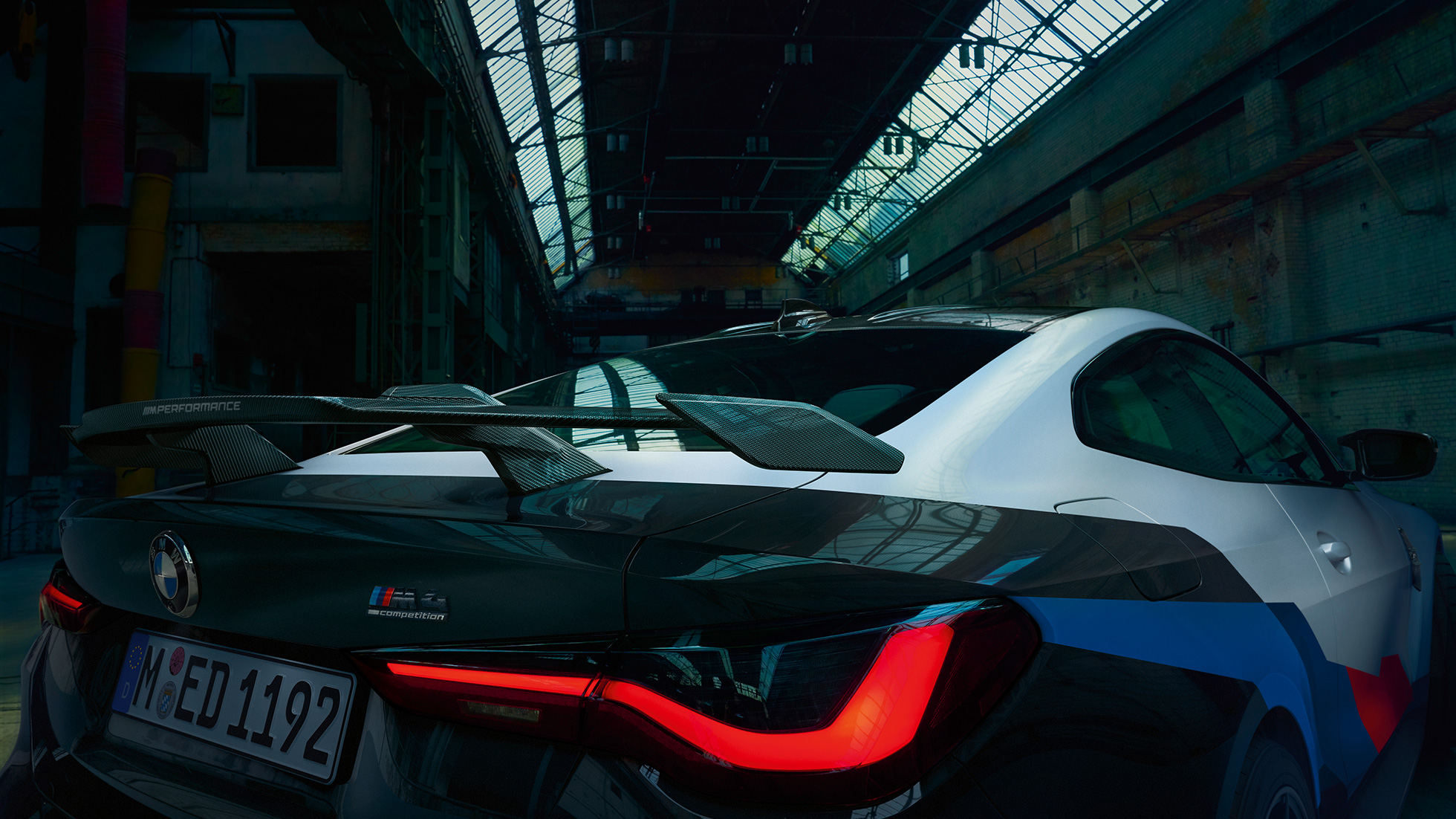 M4 G82 priartintas vaizdas iš galo BMW M Performance Parts dalys, BMW M4 G82 priartintas vaizdas iš galo