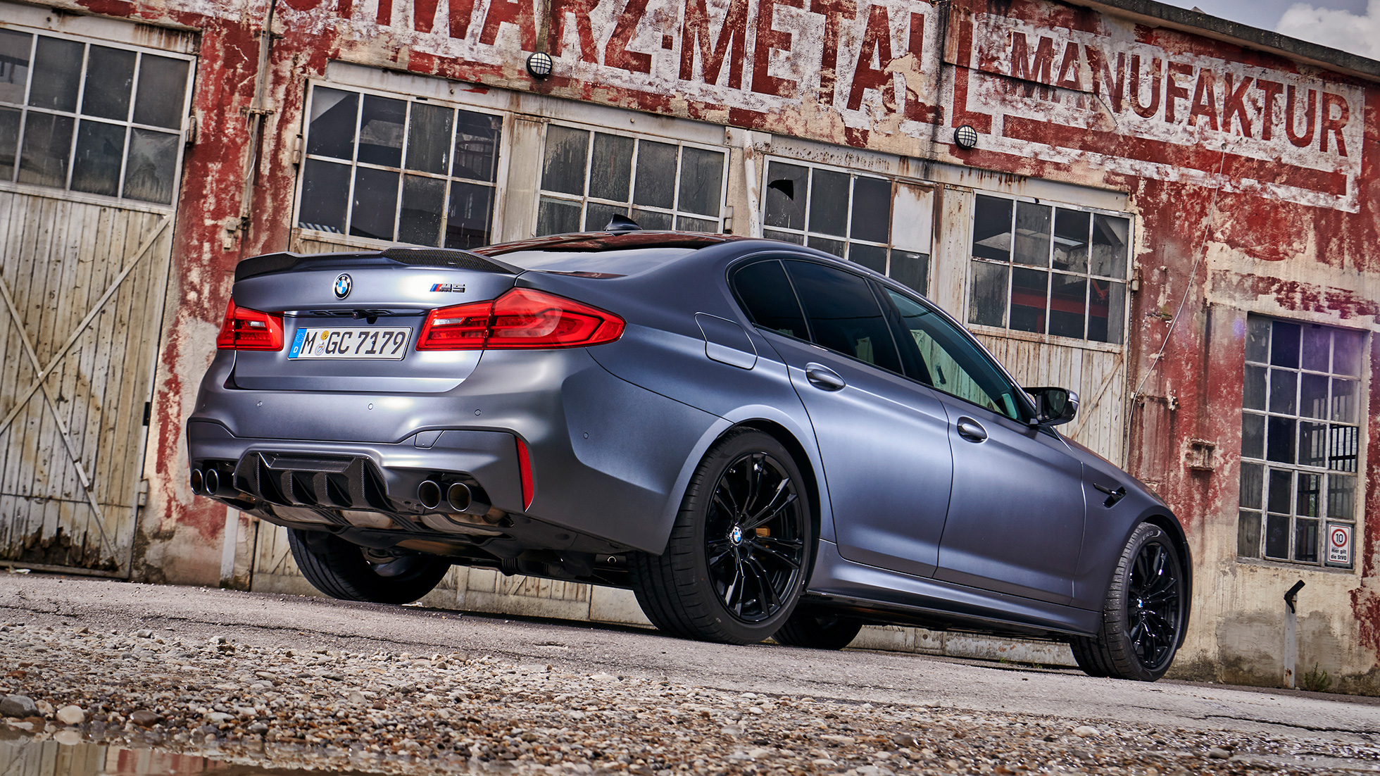 BMW M Performance galinis aptakas Pro iš anglies pluošto BMW M Performance galinis aptakas Pro iš anglies pluošto