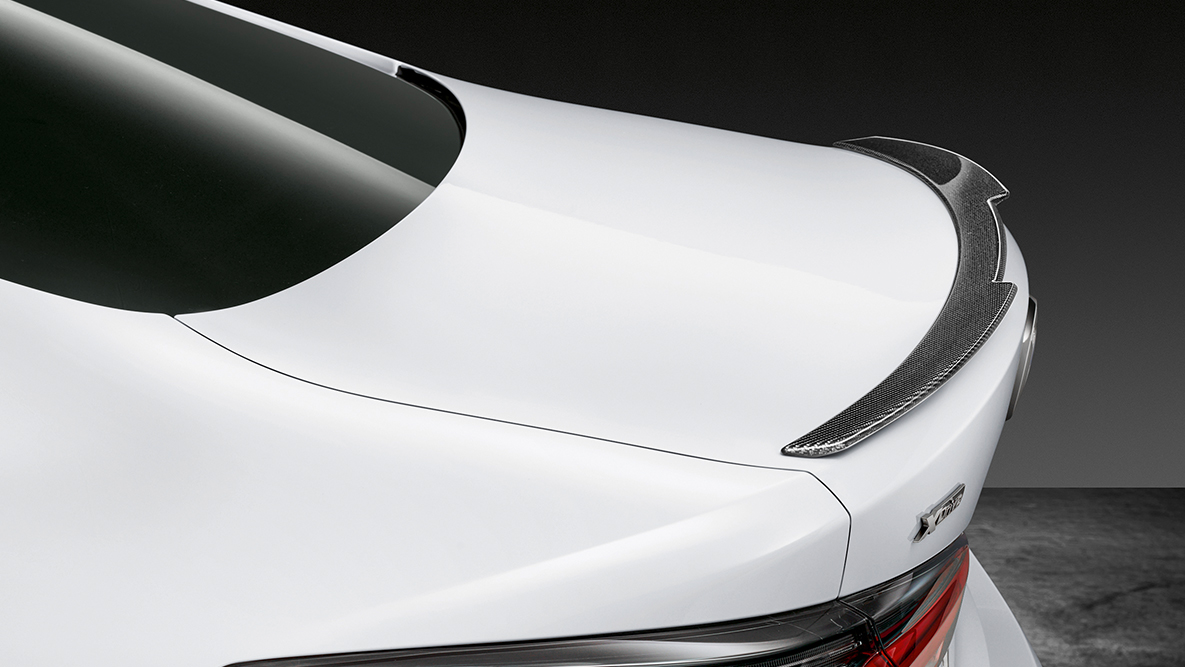 M Performance galinis oro srauto skirstytuvas iš anglies pluošto, BMW 4 serijos kupė G22 M Performance galinis oro srauto skirstytuvas iš anglies pluošto, BMW 4 serijos kupė G22, vaizdas iš arti