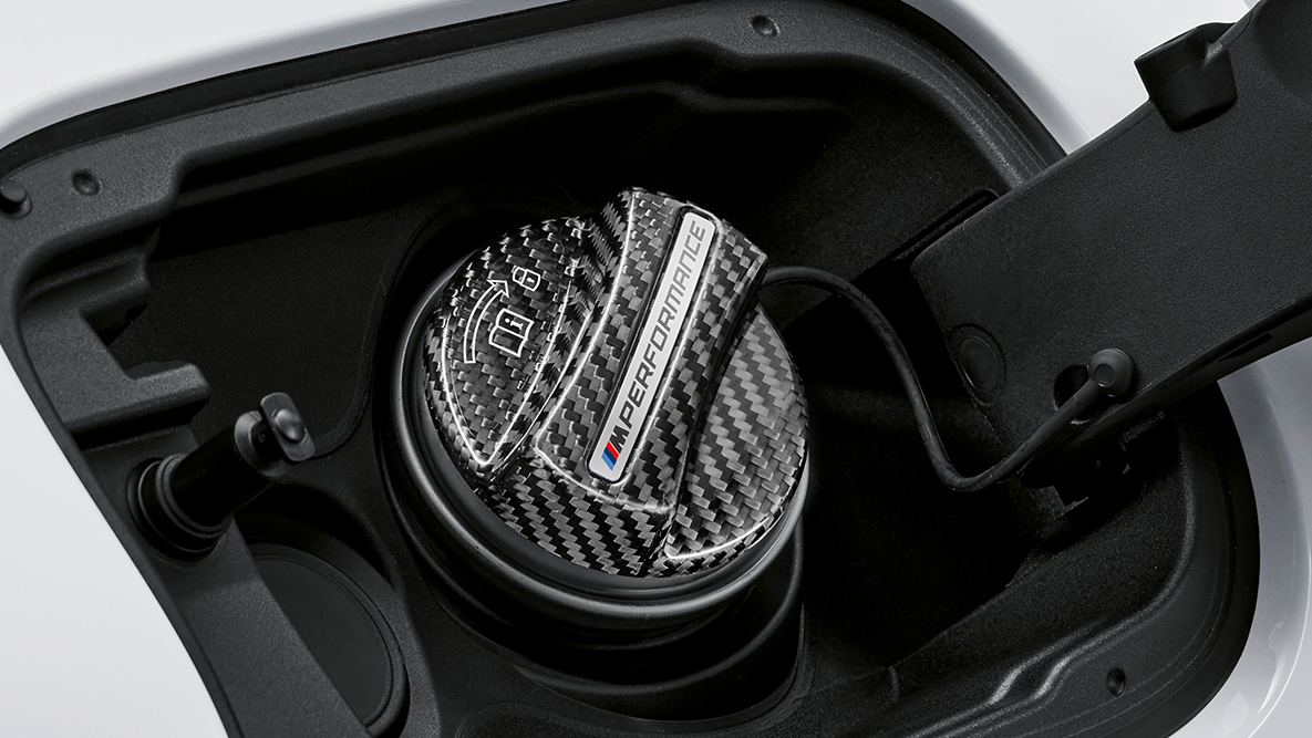 M Performance serijos degalų pripildymo angos durelės iš anglies pluošto, BMW 4 serijos kupė G22 M Performance serijos degalų pripildymo angos durelės iš anglies pluošto, BMW 4 serijos kupė G22 vaizdas iš arti