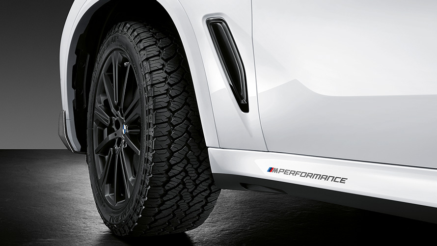 M Performance užrašo lipdukas BMW M Performance detalės M Performance užrašo lipdukas