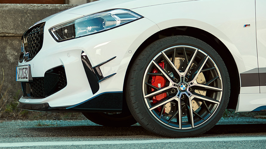 BMW M Performance 19" lengvojo lydinio ratlankiai Double-Spoke 555 M dvispalviai BMW M Performance 19" lengvojo lydinio ratlankiai 555 M dvispalviai BMW vasaros pasiūlymai