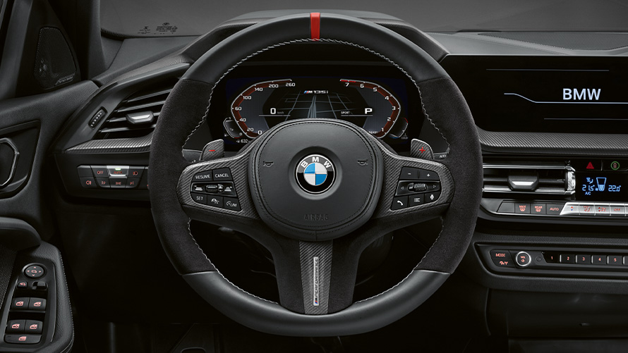 BMW M Performance Vairas BMW M Performance vairas, Anglies pluoštas/Alcantara BMW vasaros pasiūlymai