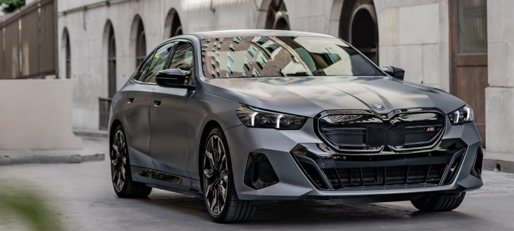 Inovacijos automobilių saugumo srityje: naujos technologijos ir jų taikymas Inovacijos automobilių saugumo srityje: naujos technologijos ir jų taikymas