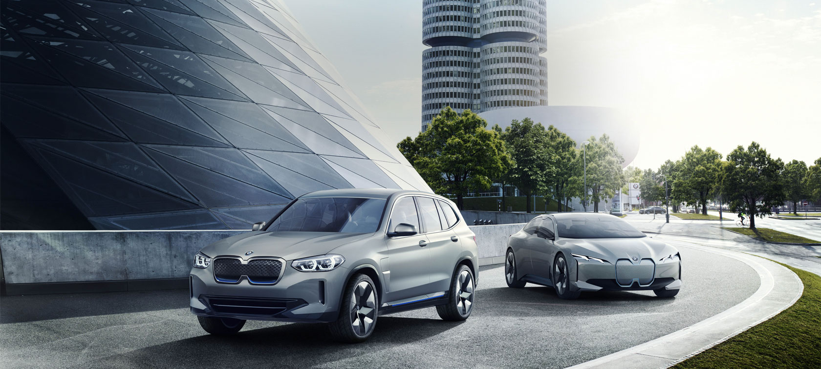 Pirmasis elektrinis BMW visureigis pristatys efektyvesnę „eDrive“ technologiją Pirmasis elektrinis BMW visureigis pristatys efektyvesnę „eDrive“ technologiją