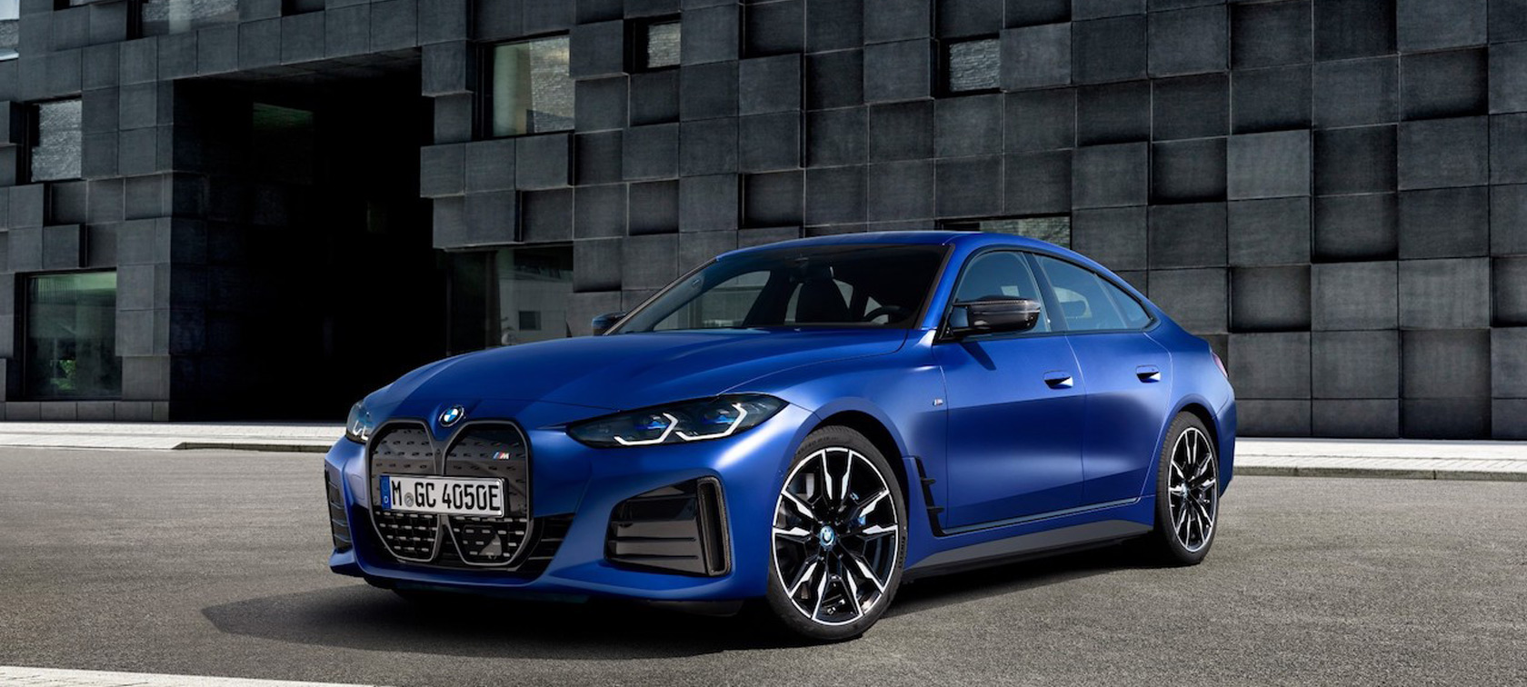 Tarp rudenį pasirodysiančių BMW elektrinių modelių – pirmasis M serijos elektromobilis Tarp rudenį pasirodysiančių BMW elektrinių modelių – pirmasis M serijos elektromobilis