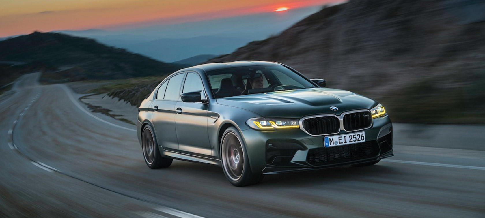 BMW IŠLEIS GALINGIAUSIĄ M MODELĮ – „BMW M5 CS“ BMW IŠLEIS GALINGIAUSIĄ M MODELĮ – „BMW M5 CS“