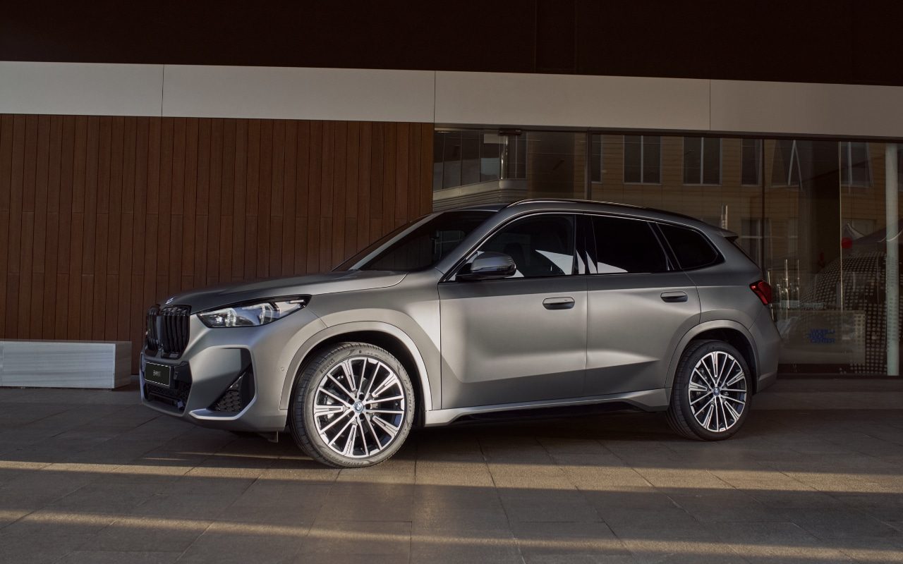 BMW X1 nuo 33 872 Eur.