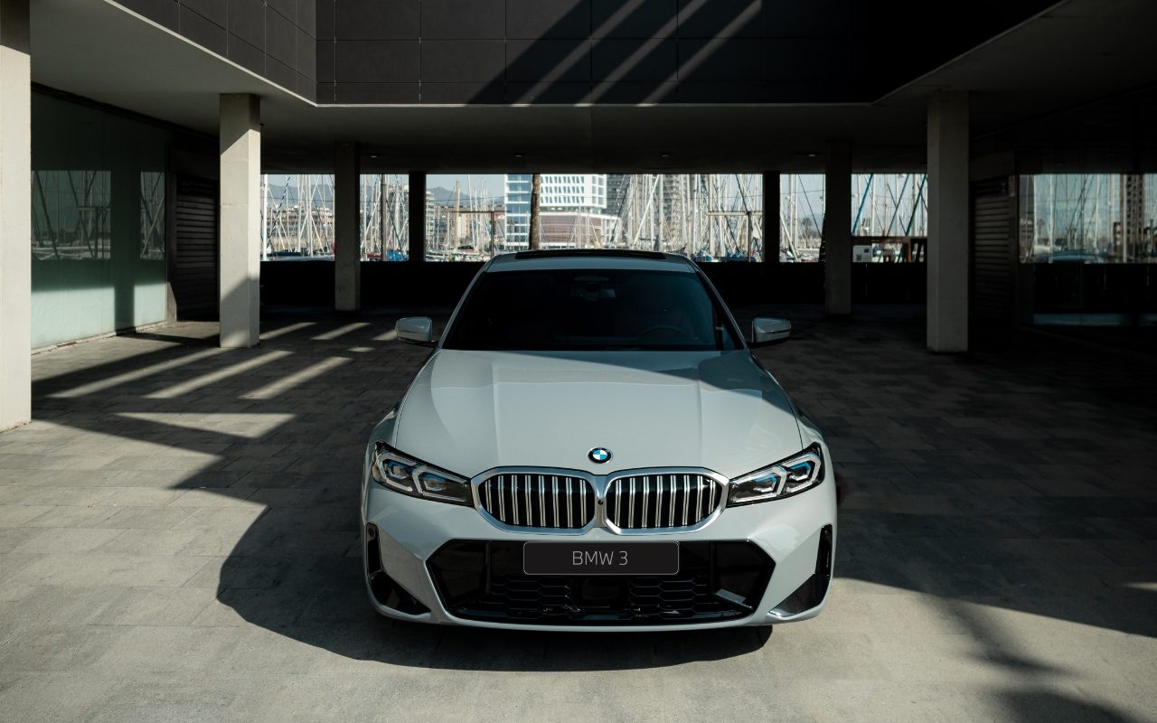 BMW 320i xDrive pasiūlymo kaina 41 950 Eur. </span>