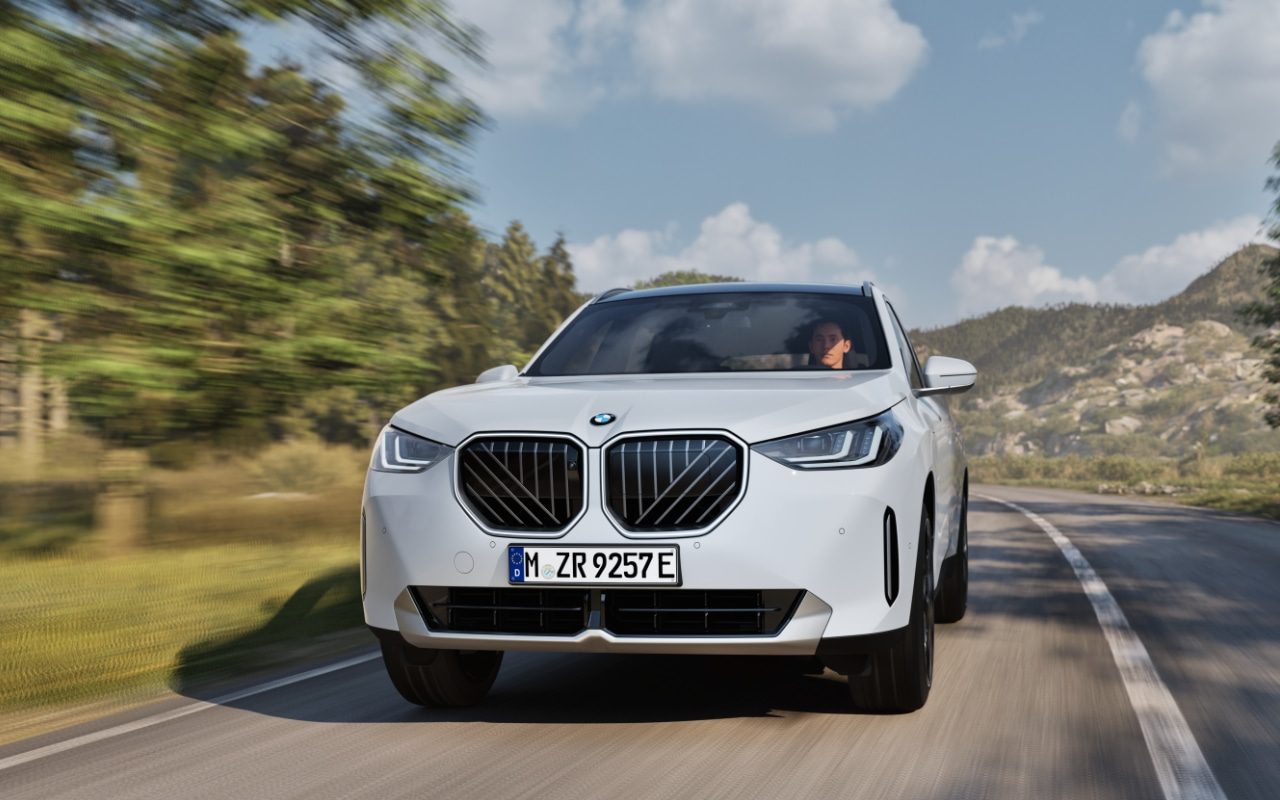 BMW X3 20 xDrive Pasiūlymo kaina 47 039 Eur.