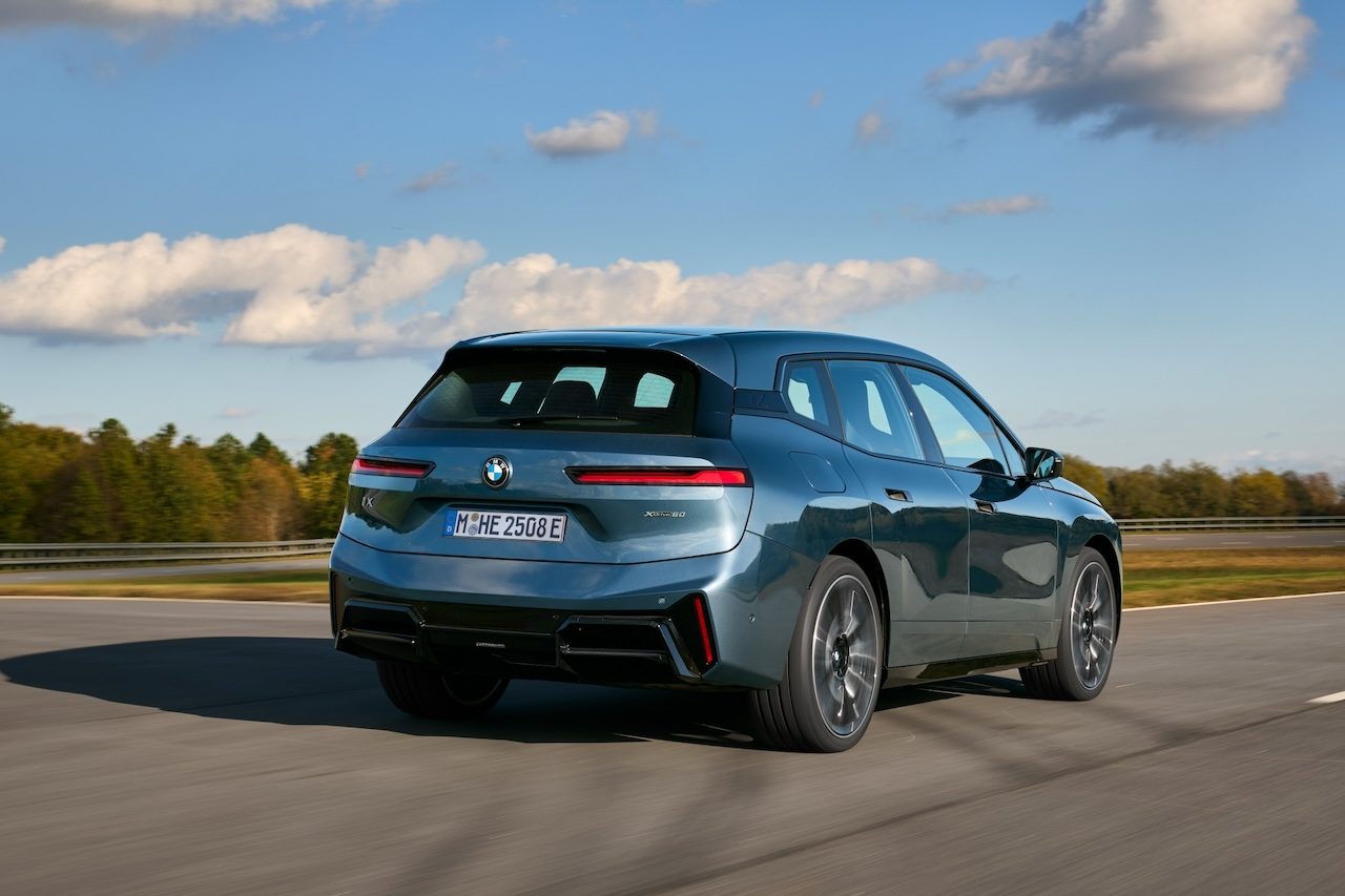 BMW iX