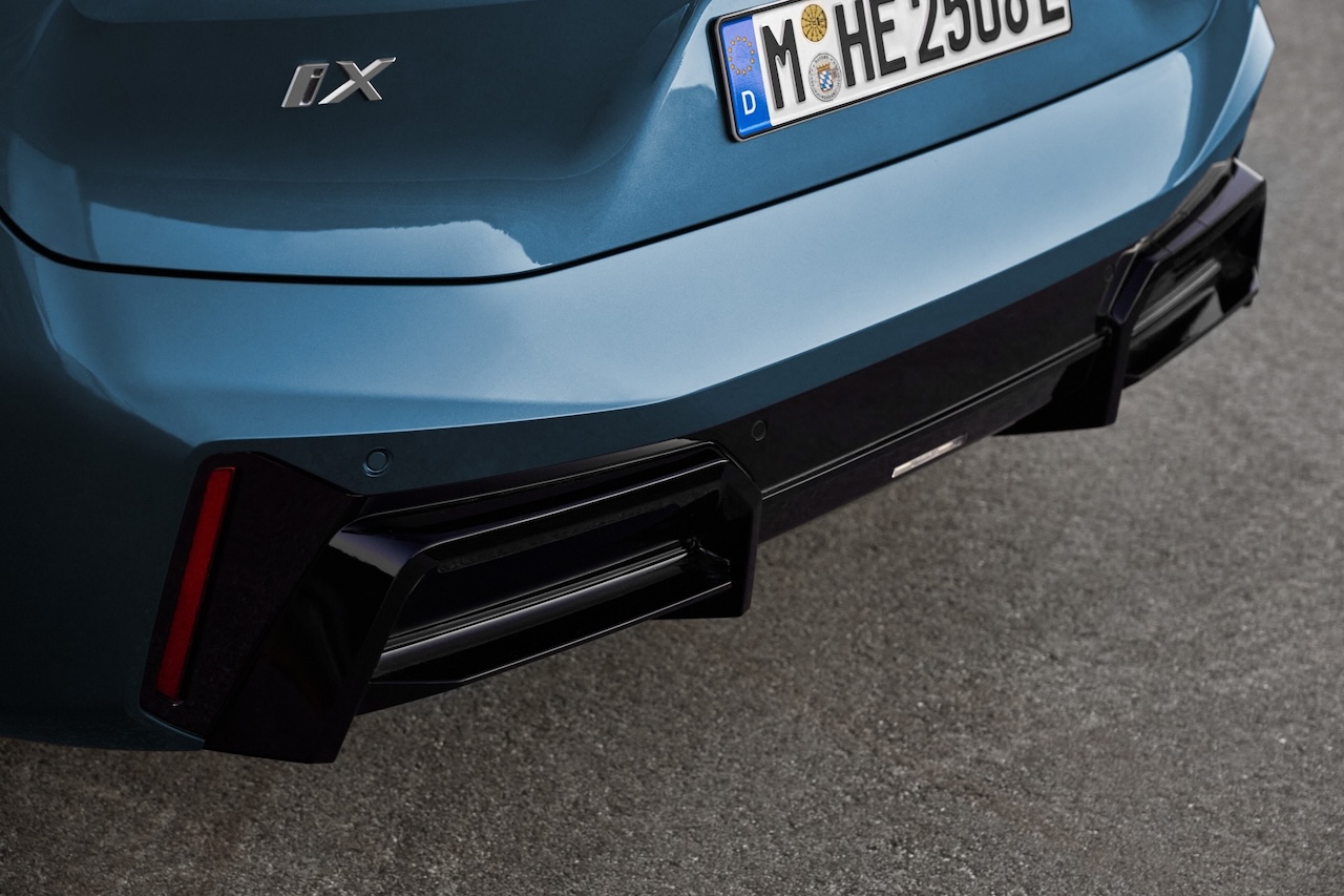 BMW iX