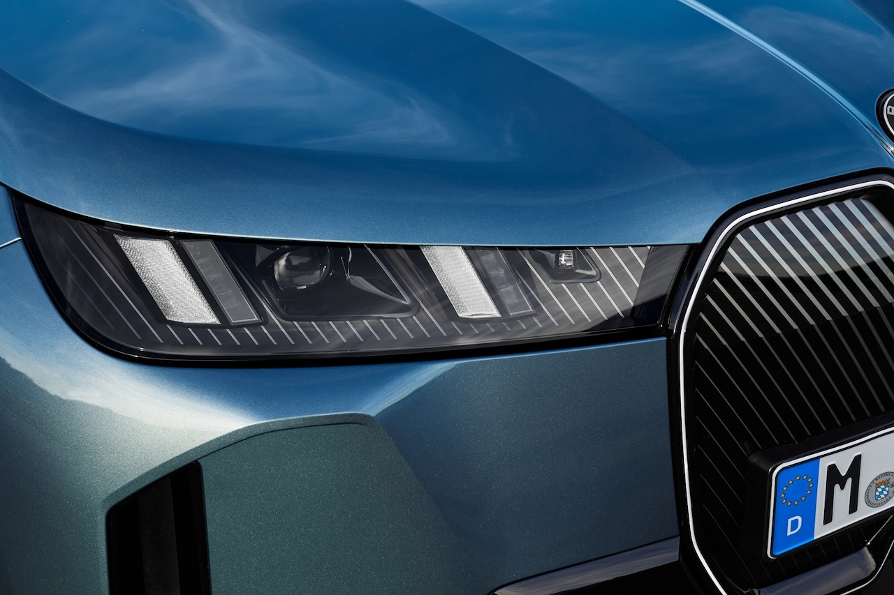 BMW iX