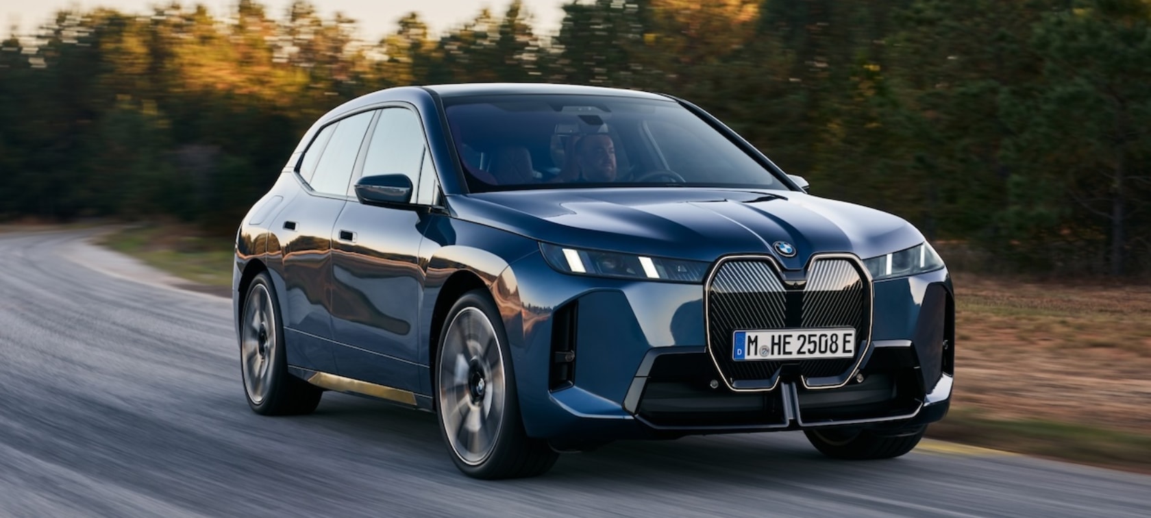 Atnaujintas „BMW iX“ modelis viena įkrova įveiks 701 km