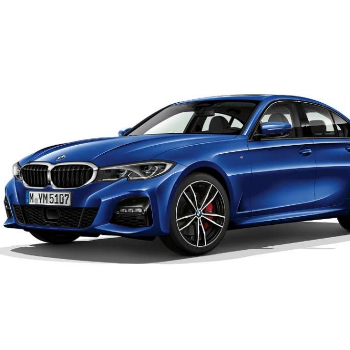 Stovinčio BMW 3 serijos sedano M Sport modelio vaizdas iš šono
