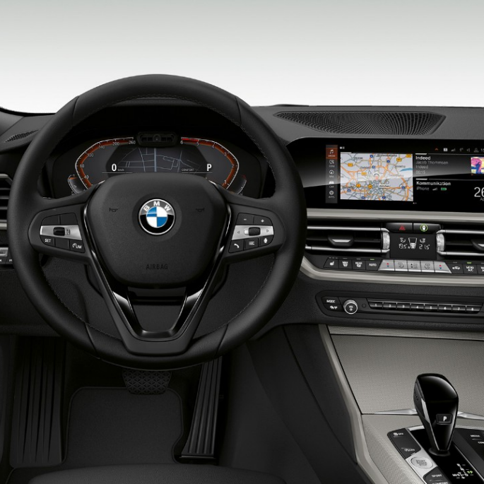 BMW 3 serijos sedanas, Model Advantage salonas. BMW 3 serijos sedano su Advantage modelio funkcijomis vairuotojo erdvės priartintas vaizdas iš priekio.