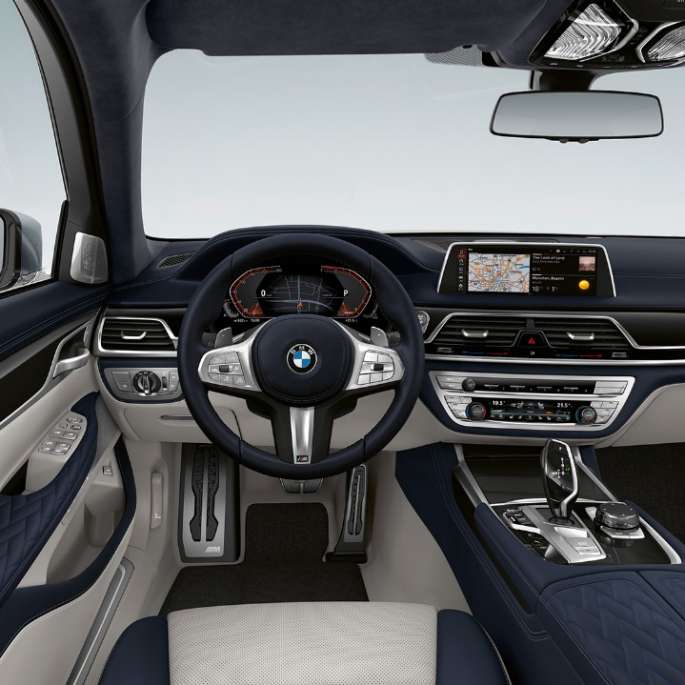 BMW 7 serijos sedano su M Sport paketu interjeras BMW 7 serijos sedano su M Sport paketu interjeras