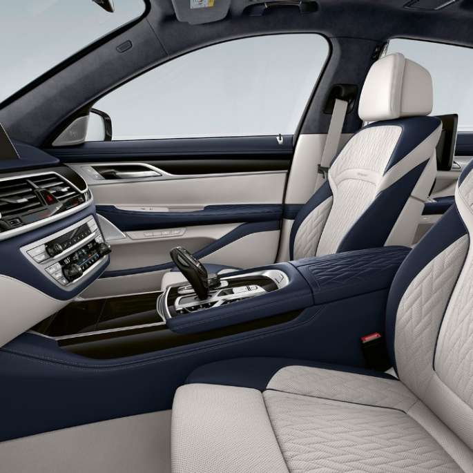 BMW 7 serijos sedano su M Sport paketu odiniai apmušalai BMW 7 serijos sedano su M Sport paketu odiniai Dakota Black juodi apmušalai
